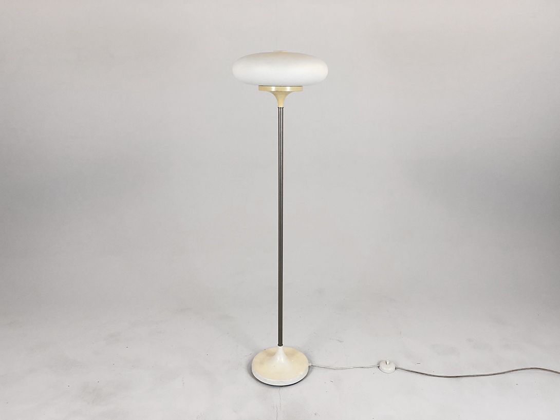 Foto GDR Floor Lamp with Glass Shade h145 E1+