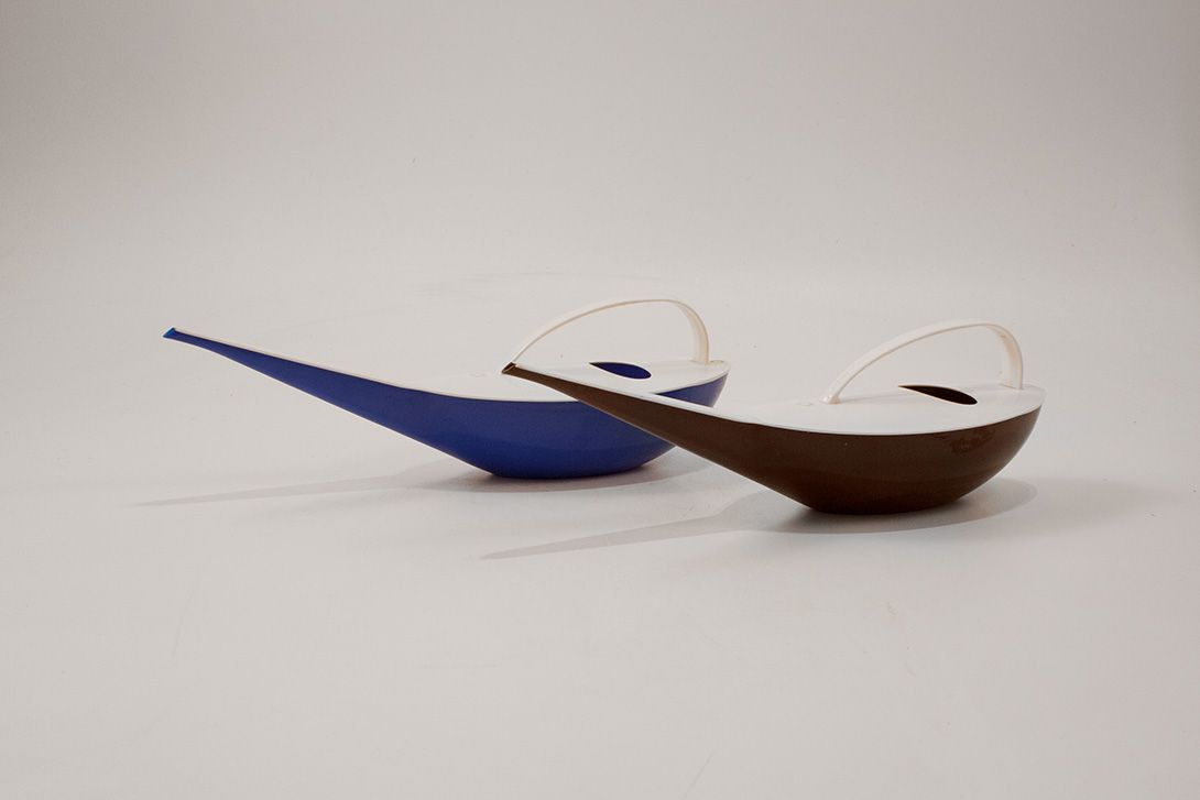 Foto Klaus Kunis Blue and White GDR Watering Can h10x37x12