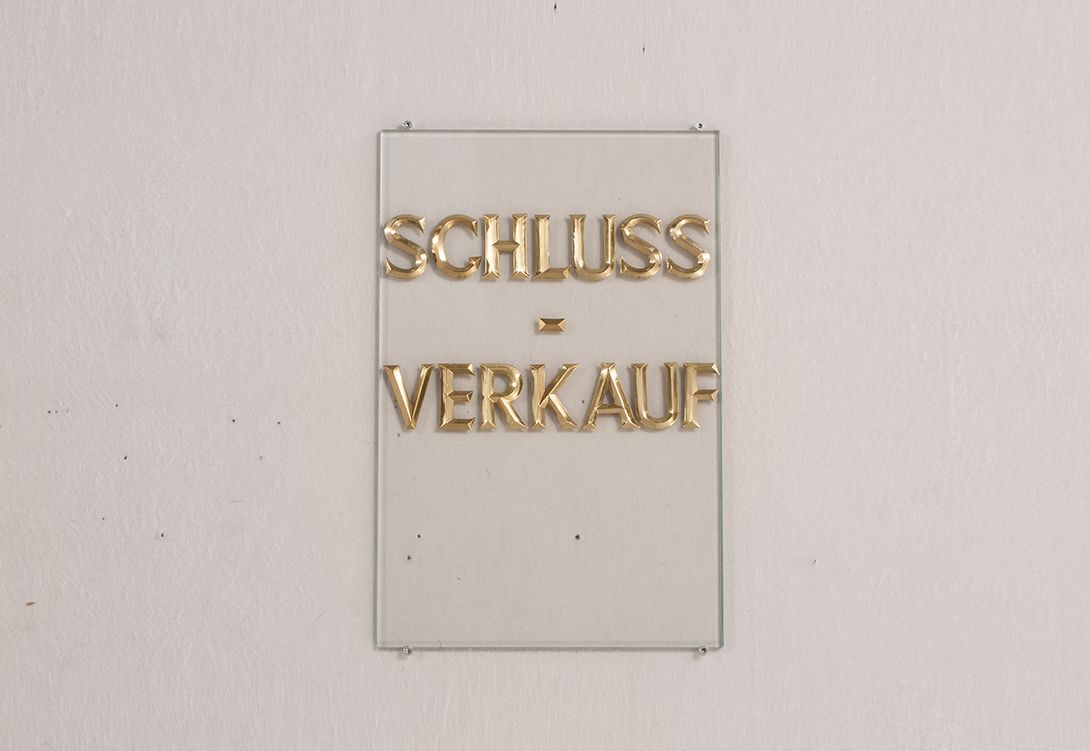 Foto Glass Sale Sign Schlussverkauf h41x27 22C11