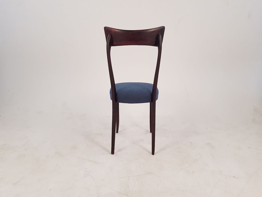 Foto Chair with Blue Upholstery and Black Legs