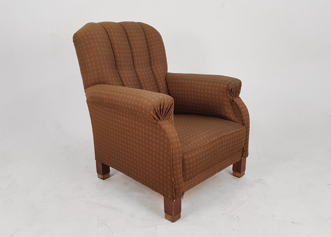 Foto Senior Comfort Armchair with Check Patterns Germany 1914 h98x85x87