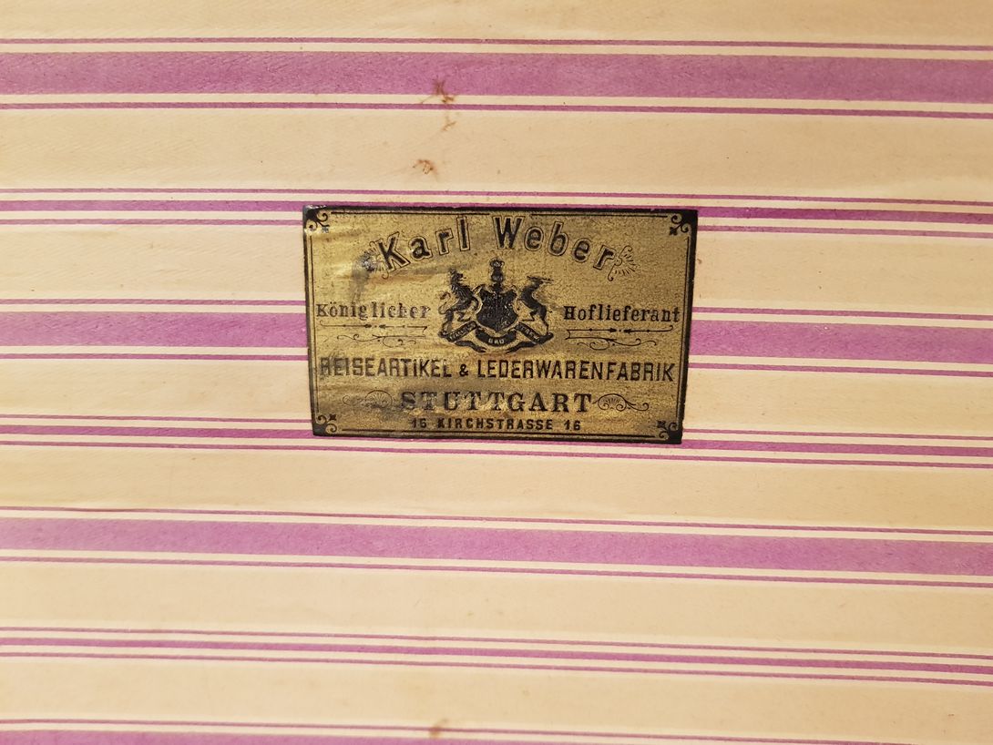 Foto Very Old Karl Weber Steamer Chest h65x53x90