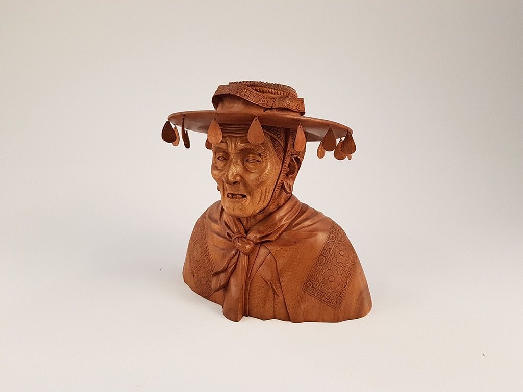 Foto Wooden Sculpture Chief South America h56x34x46