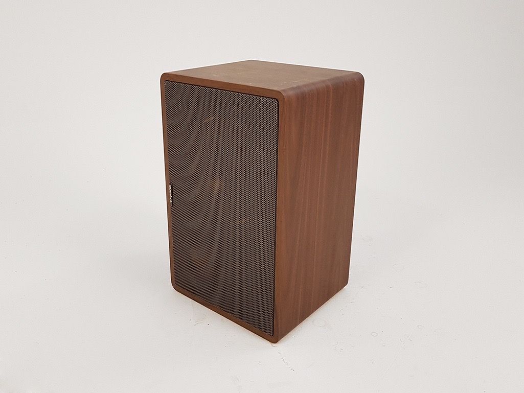 Foto Wooden Loudspeaker h39x26x22