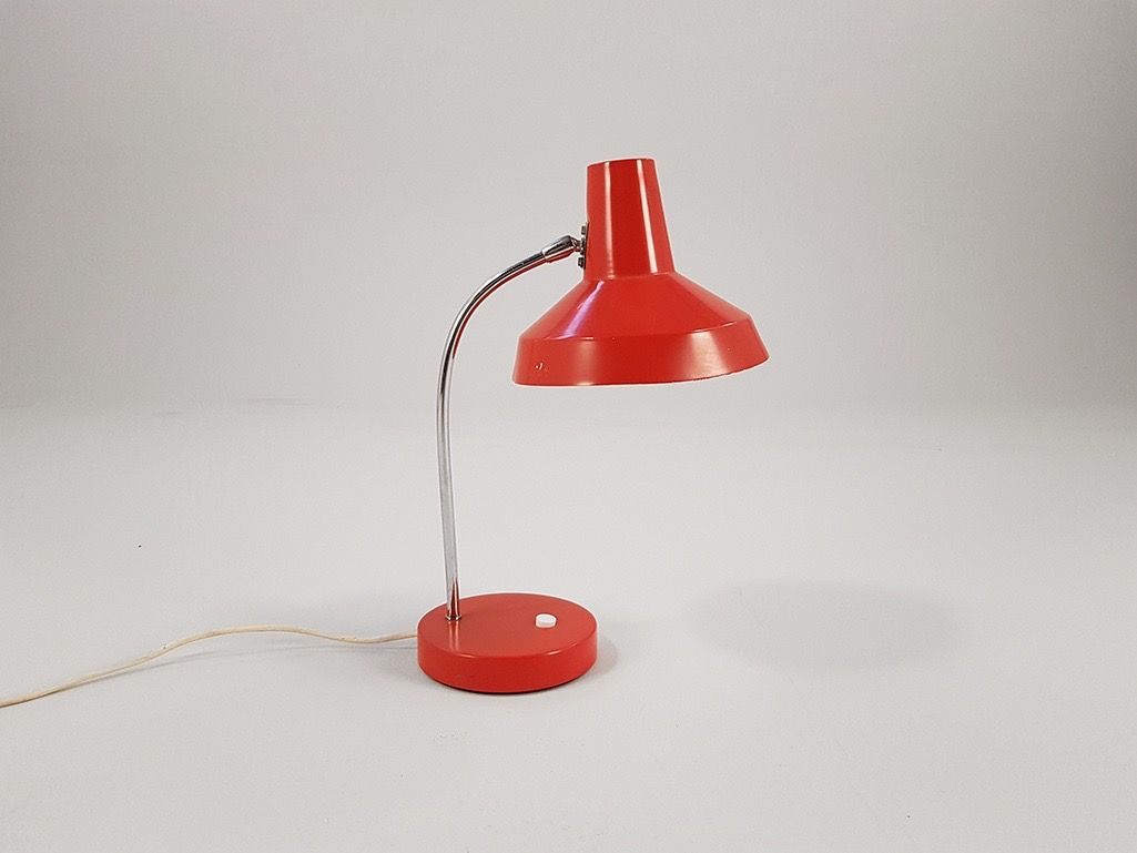 Foto Red Metal Desk Lamp Belgium 1975 h40 RC3