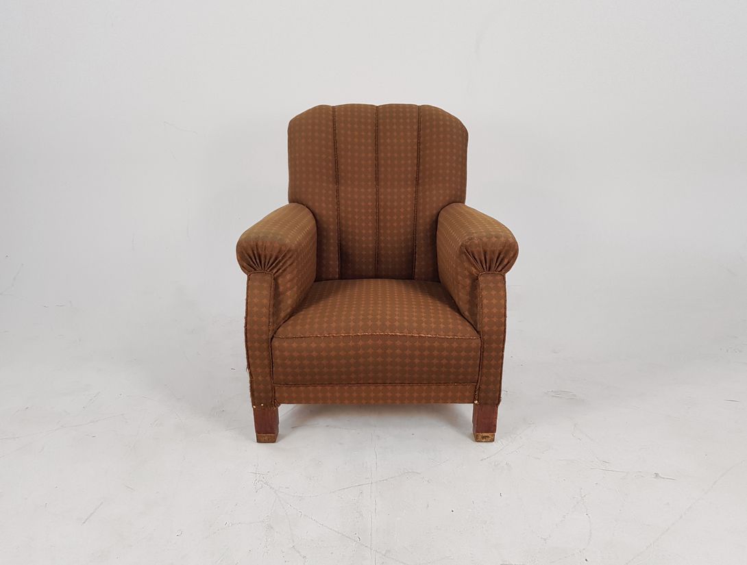 Foto Senior Comfort Armchair with Check Patterns Germany 1914 h98x85x87