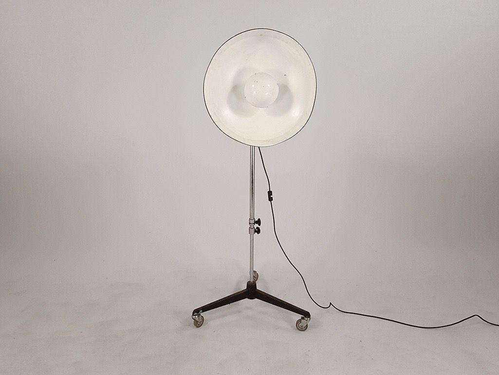 Foto Photo Light with Stand on Wheels Leipzig 1920 h130 B3