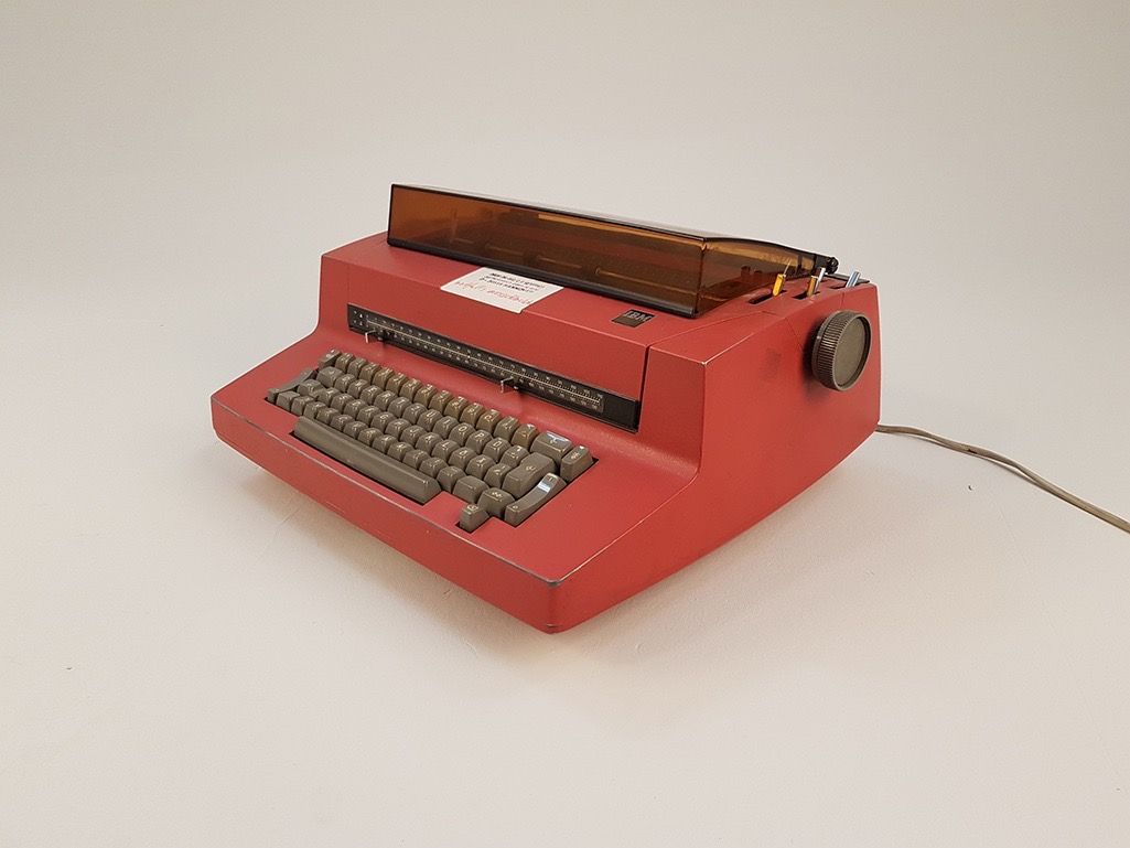 Foto IBM Electric Typewriter h23x53x39