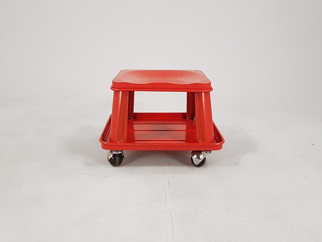 Foto Garage Stool on Wheels h26x40x35
