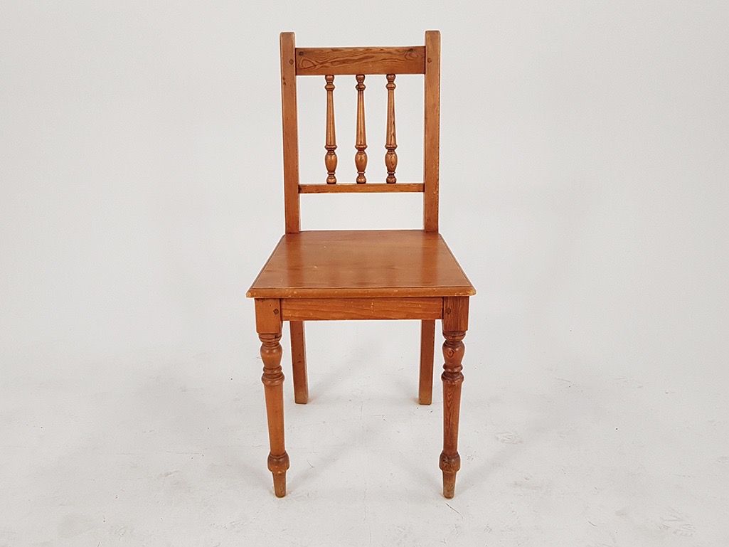 Foto Wooden Kitchen Chair with Floral Upholstery h90x43x43