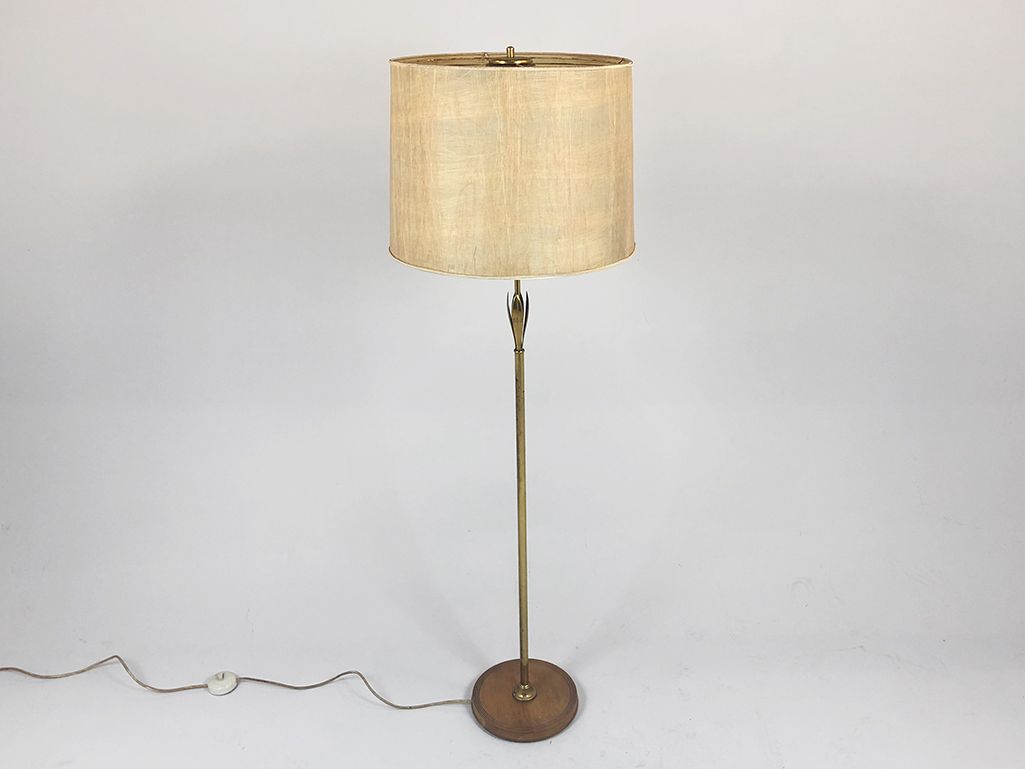 Foto Midcentury Standing Lamp with Reed Shade and Brass Stand Germany 1951 h160 E3
