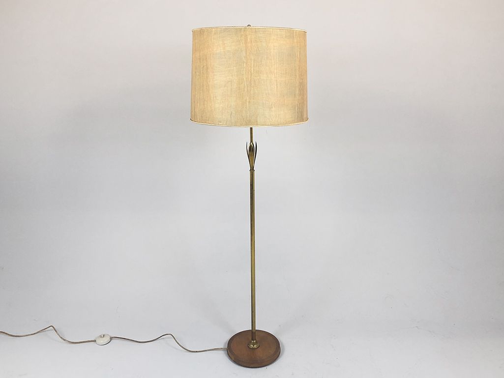 Foto Midcentury Standing Lamp with Reed Shade and Brass Stand Germany 1951 h160 E3