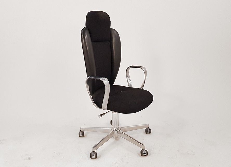 Foto Matteo Thun Swivel Chair for Martin Stoll, 1990