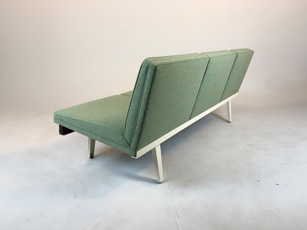 Foto Herman Miller Steelpipe Sofa with Green Upholstery USA 1965