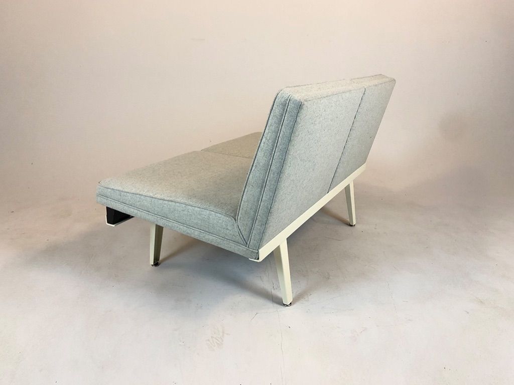 Foto Herman Miller Steelpipe Two-Seater Sofa with Pale Blue Upholstery and White Frame  USA 1965