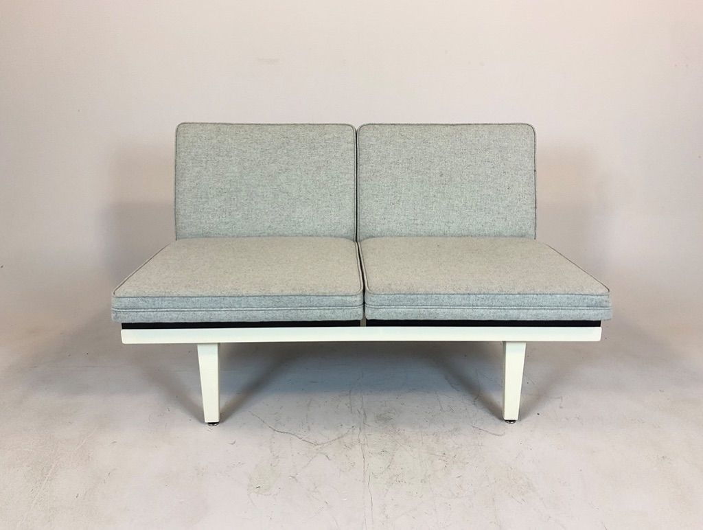 Foto Herman Miller Steelpipe Two-Seater Sofa with Pale Blue Upholstery and White Frame  USA 1965