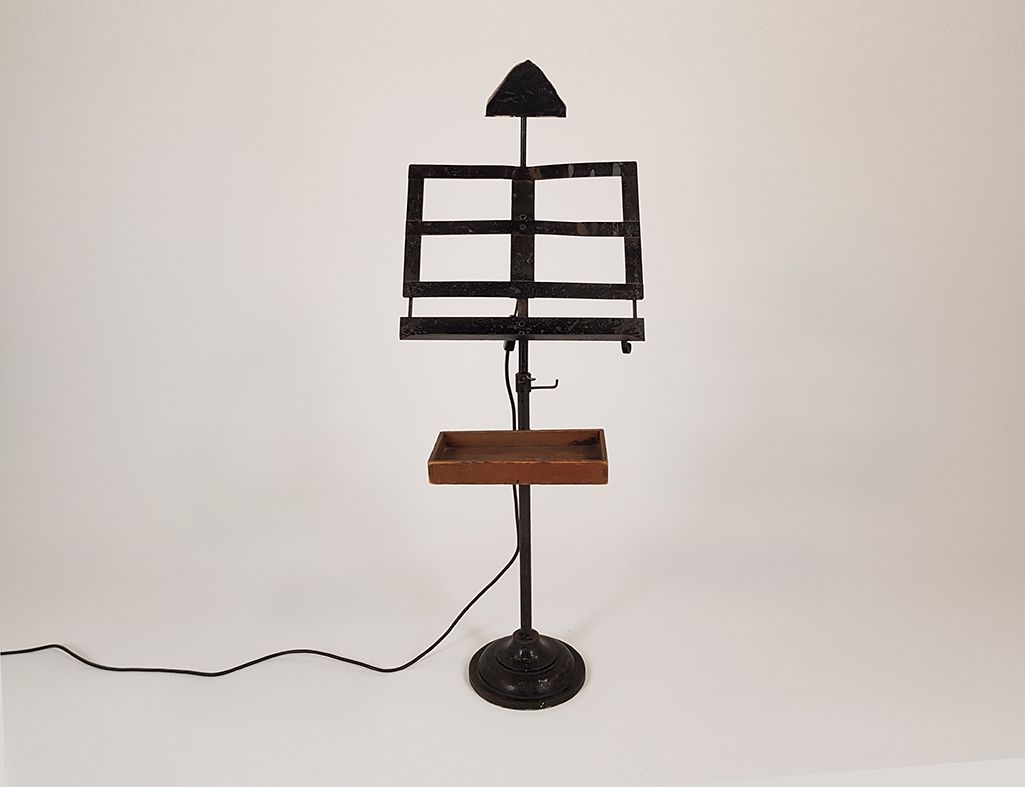 Foto Metal Music Stand or Lectern with Integrated Light and Shelf Berlin 1890 h137-190x50x40cm