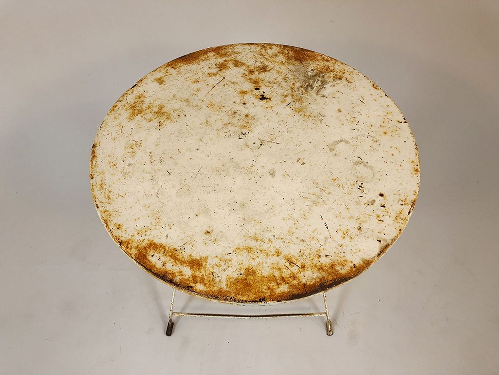 Foto Rusty White Metal Garden Table h75x80
