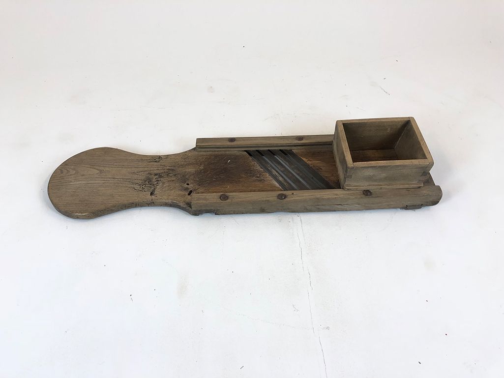 Foto Large Antique Wooden Grater
