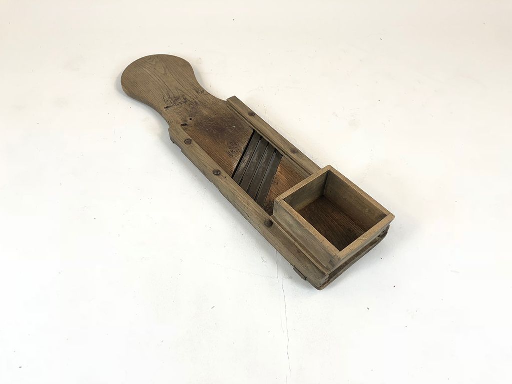 Foto Large Antique Wooden Grater