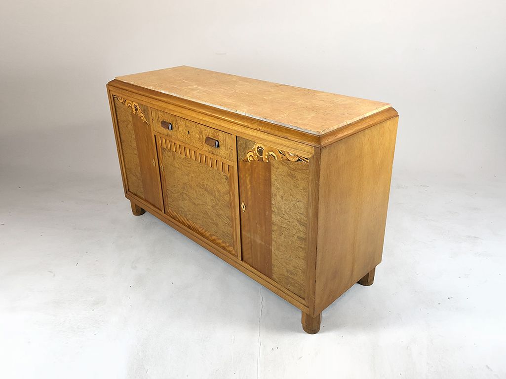 Foto Art Deco Sideboard with Inlayed Root Wood Germany 1925 w170