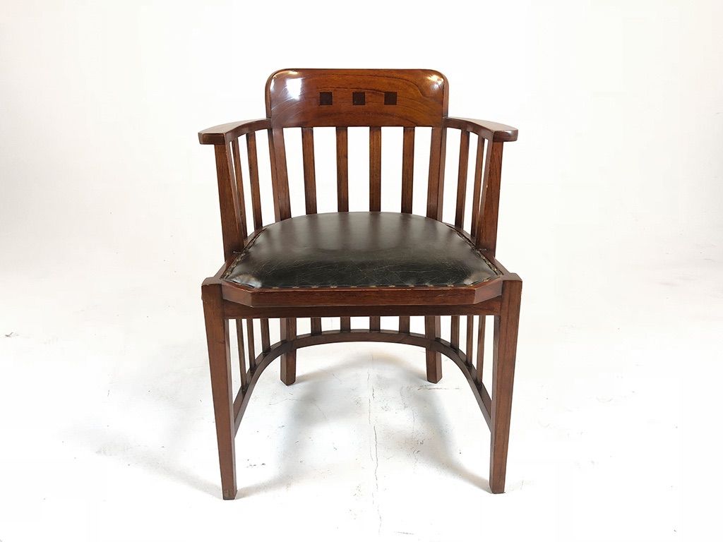 Foto Globe Wernicke Conference Chair 1920 //