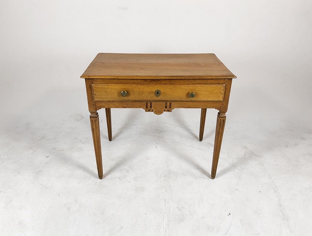 Foto Small Biedermeier Table h79x91x56