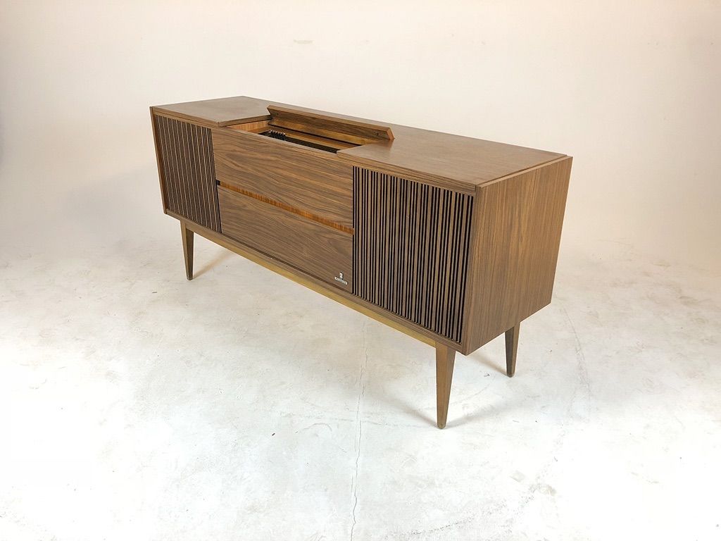 Foto Grundig Stereo Konzertschrank Rossini h75x158x43