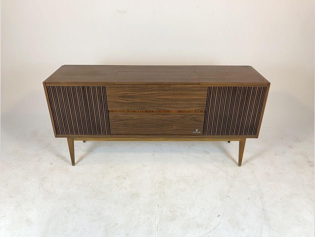 Foto Grundig Stereo Konzertschrank Rossini h75x158x43
