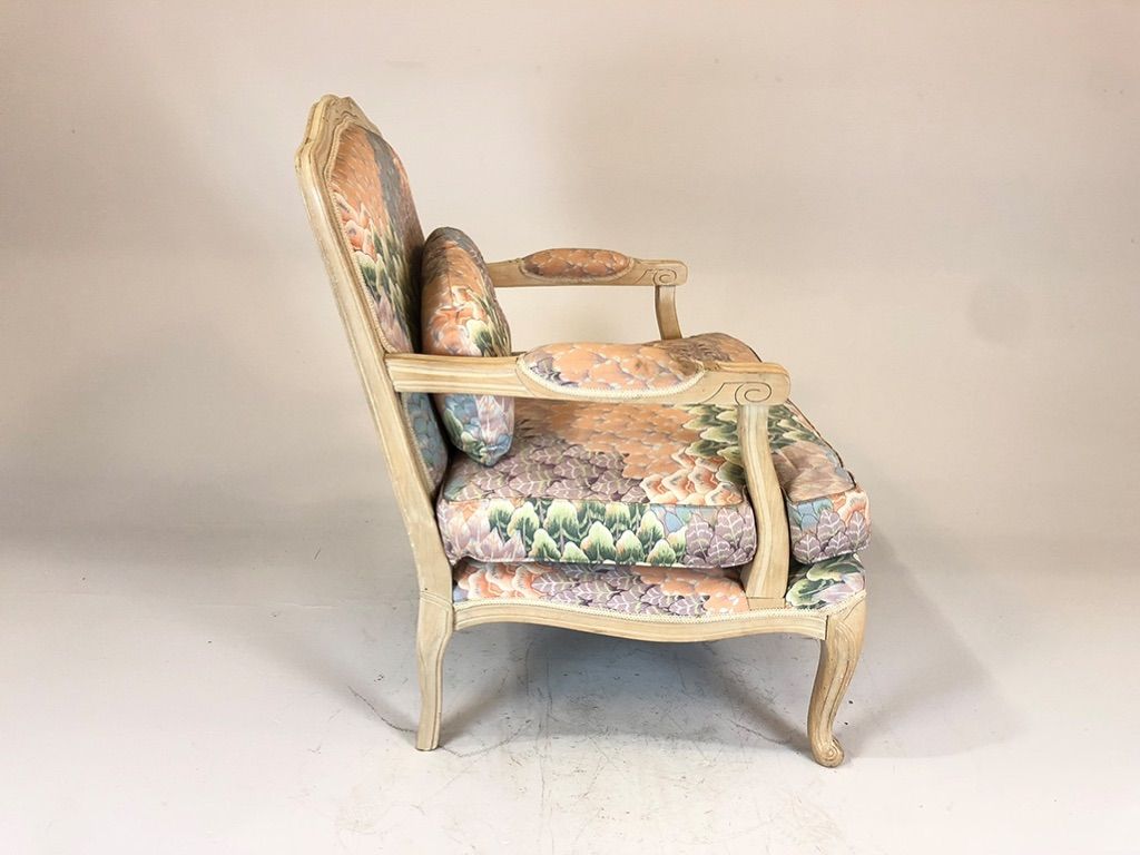 Foto Pastel Arm Chair with Cushion