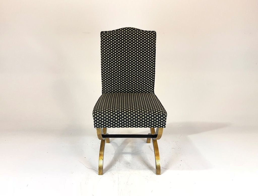 Foto Black Dotted Dining Chair
