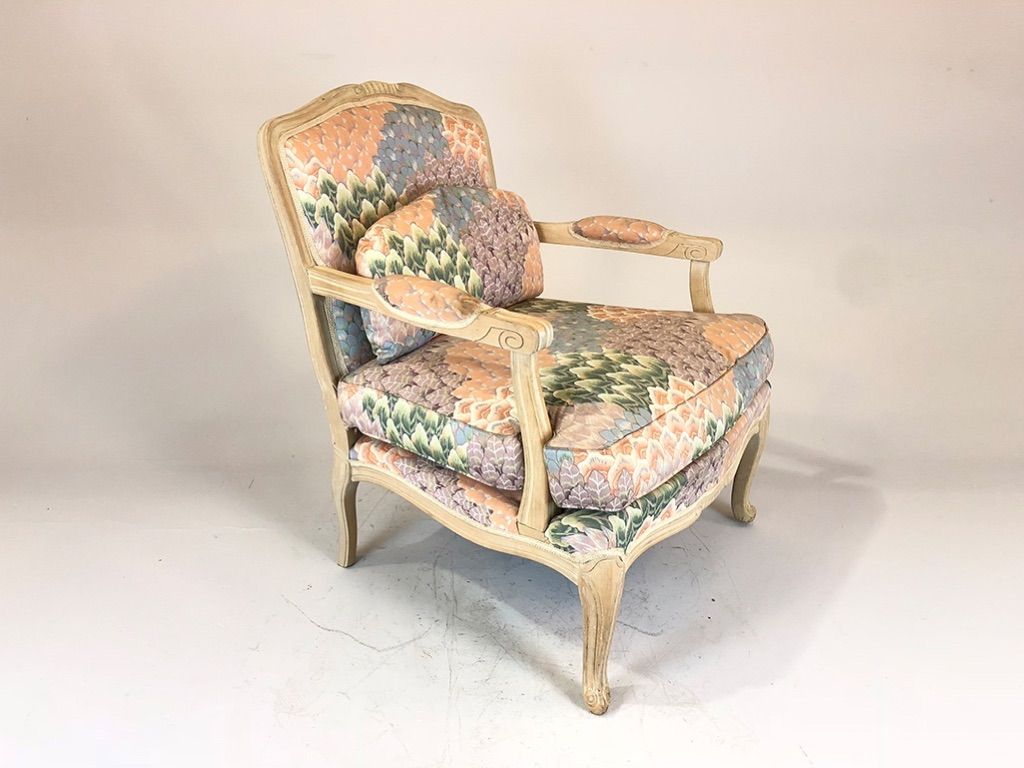 Foto Pastel Arm Chair with Cushion