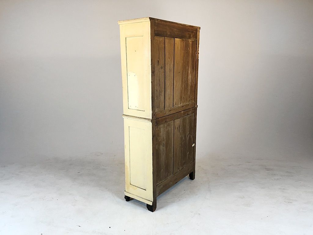 Foto White Wooden Kitchen Cabinet Saxonia 1900