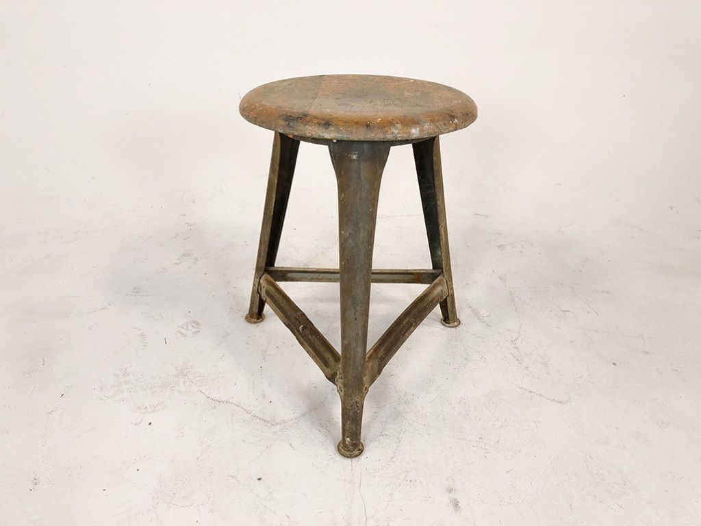 Foto Antique Industrial Stool h48 Germany 1935