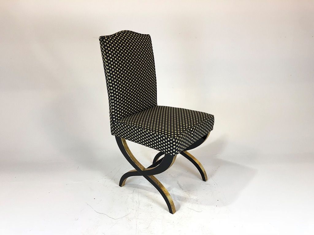 Foto Black Dotted Dining Chair
