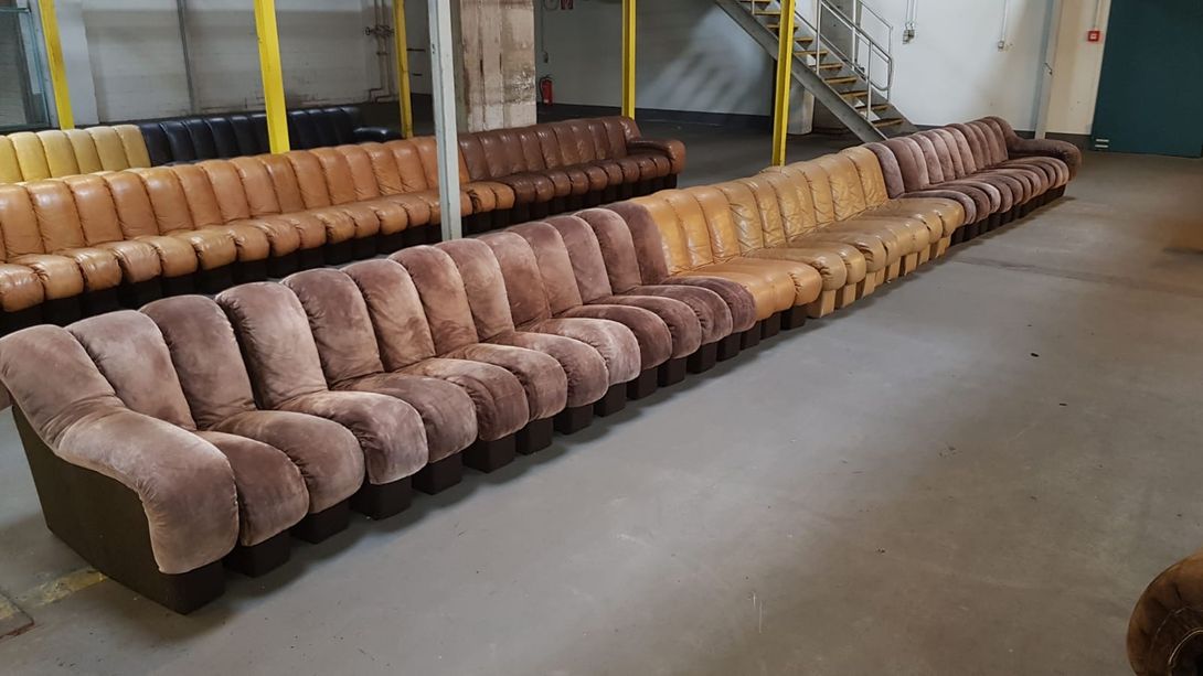 Foto De Sede DS-600 Beige Leather Sofa with Leather Base