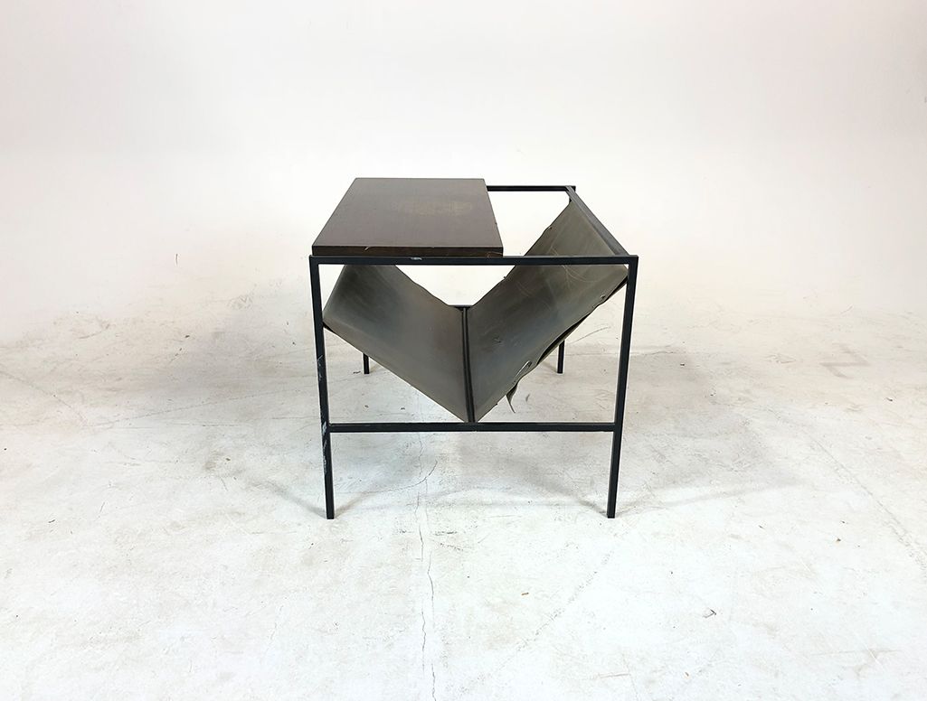 Foto Classic Coffee Table with Newspaper Shelf Stuttgart 1955 h49x62x50
