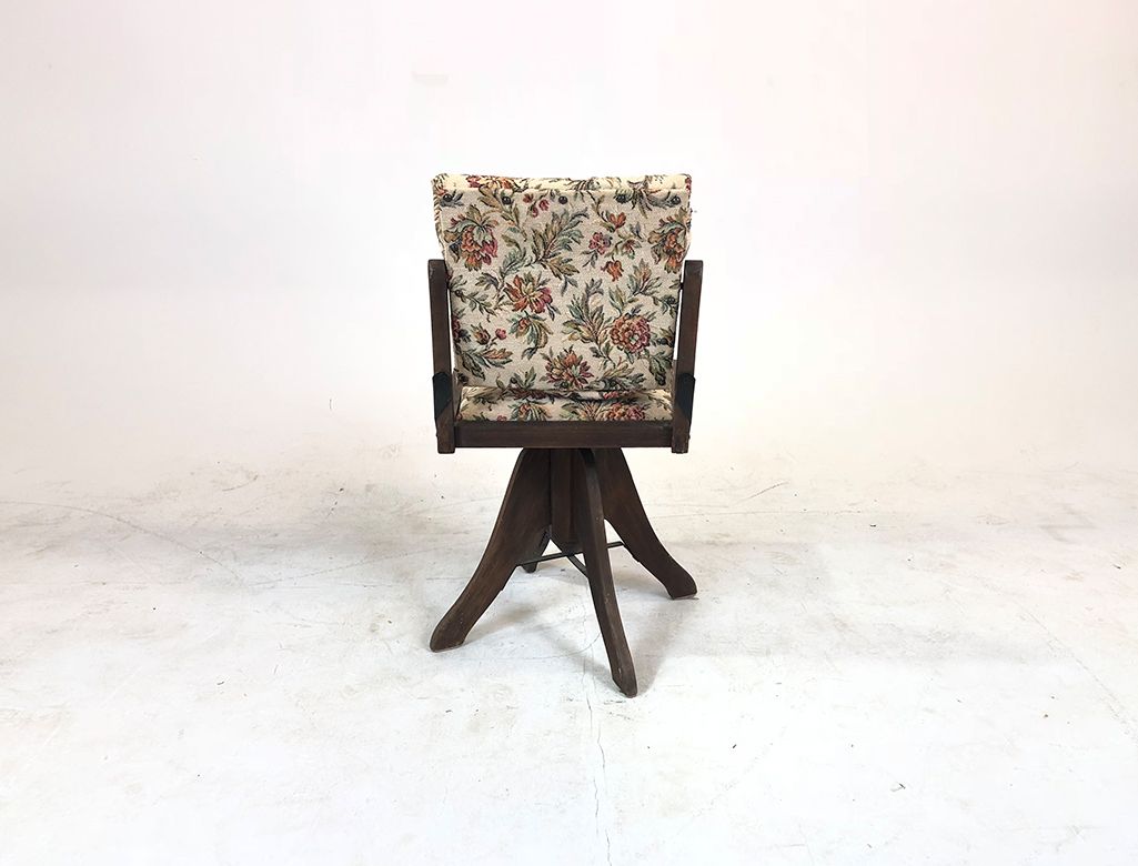 Foto Chair with Flower Patterned Upholstery