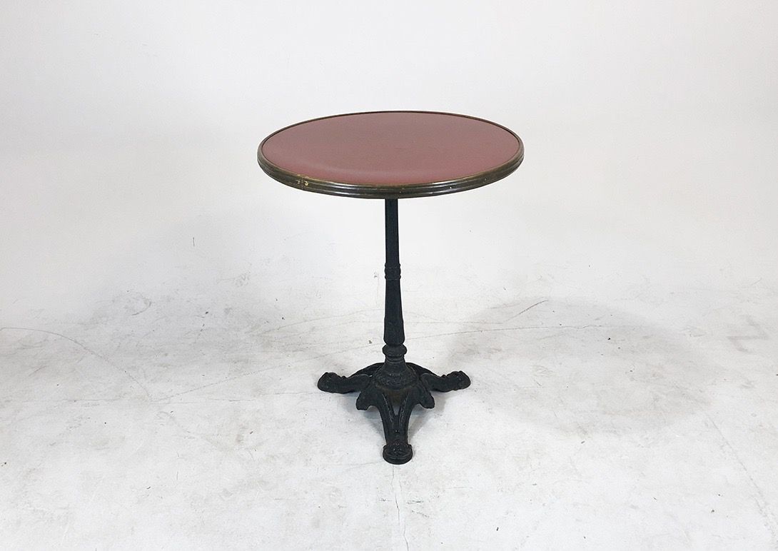 Foto Round Side Table with Red Linoleum Top Vienna 1900 h74x60