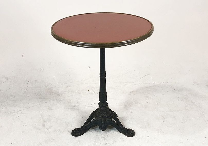 Foto Round Side Table with Red Linoleum Top Vienna 1900 h74x60