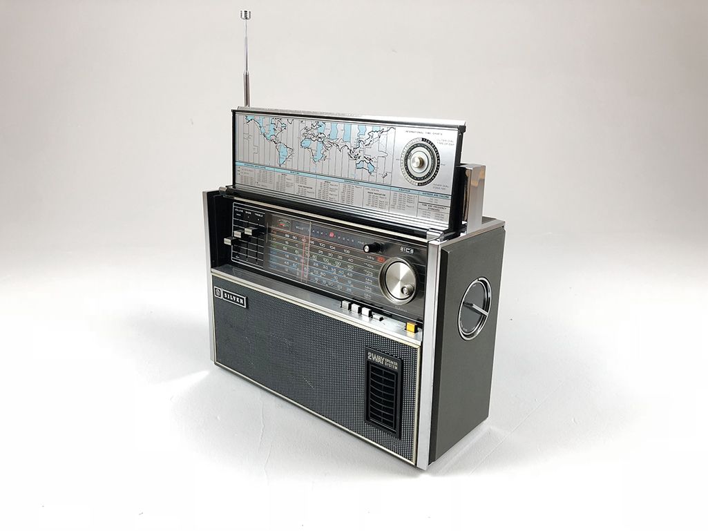 Foto Silver Space Master XF900 Radio Germany 1970