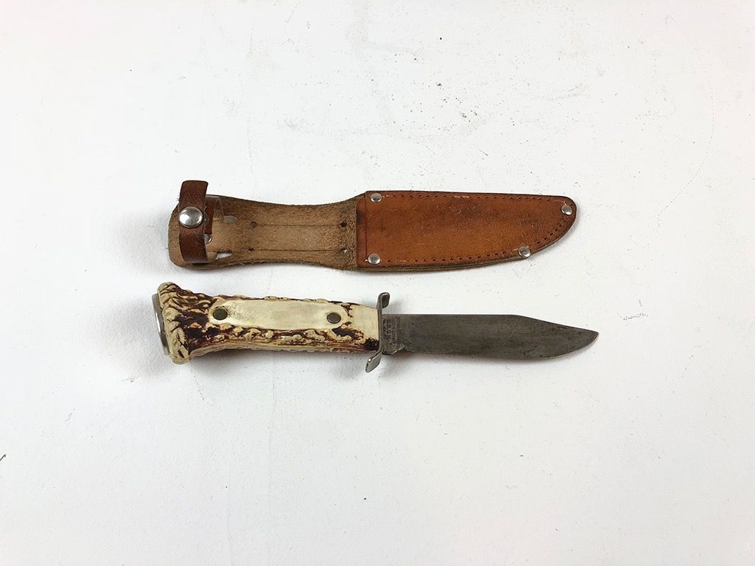 Foto Hunting Knife with Leather Sheath