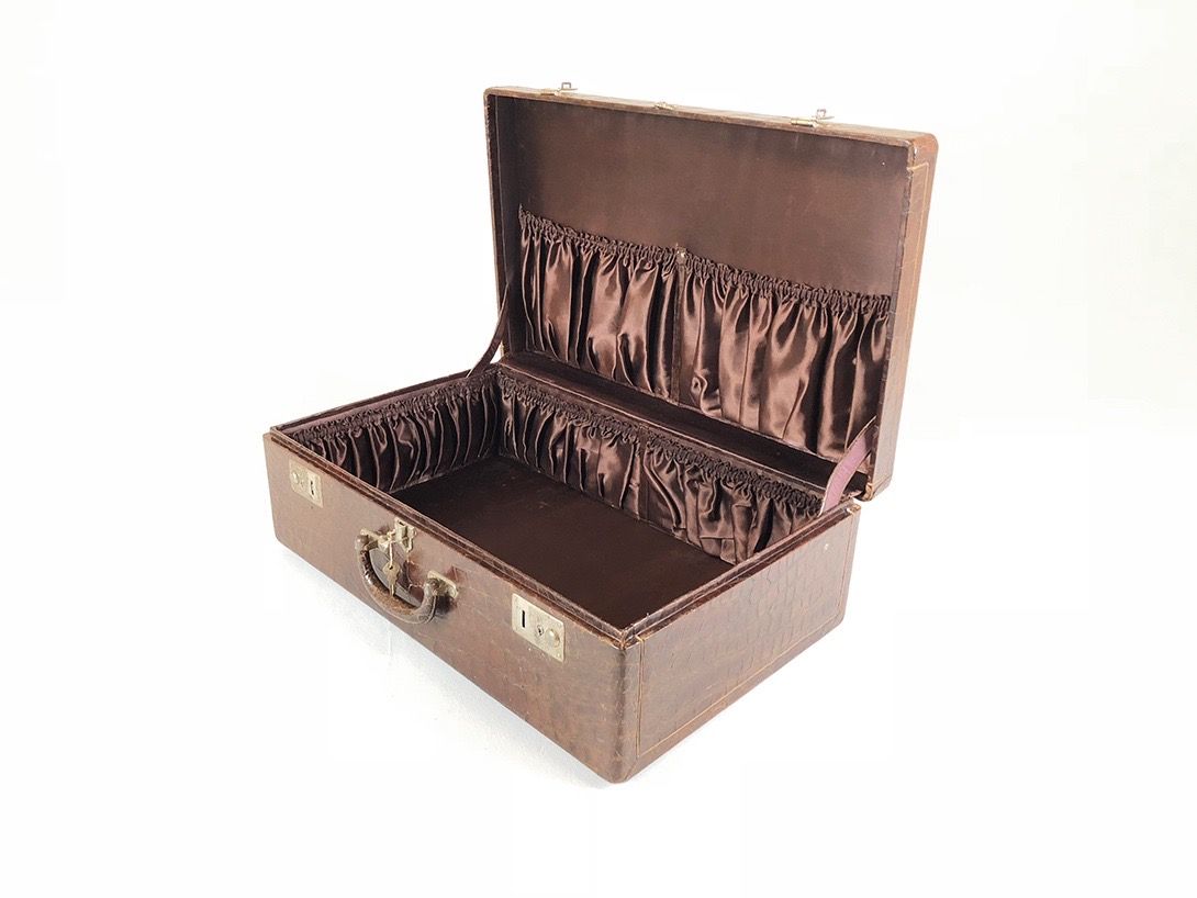 Foto Brown Leather Suitcase Croco Style 1925
