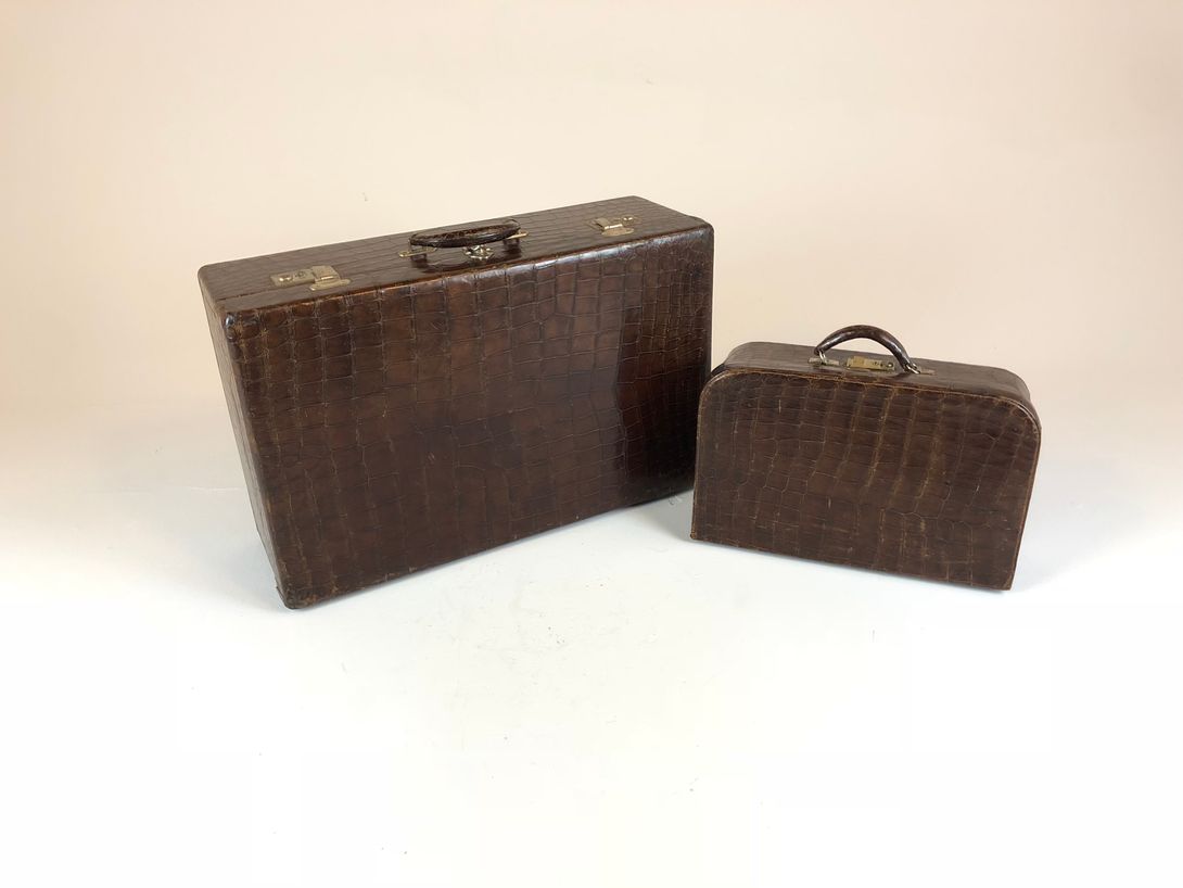Foto Brown Leather Suitcase Croco Style 1925