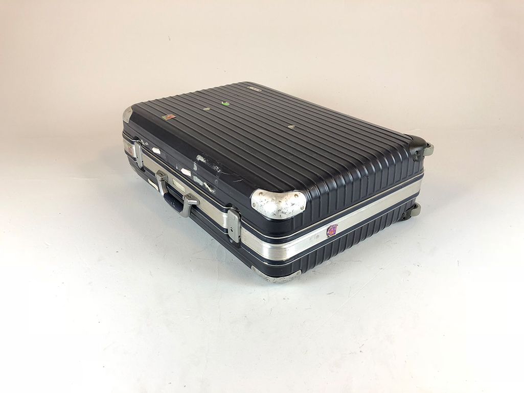 Foto Rimowa Hardshell Suitcase with Stickers, 1980