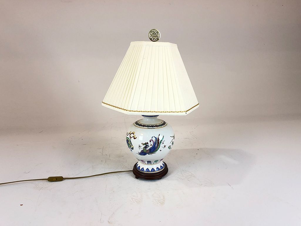 Foto Desk Lamp with Chinese Ornaments h63