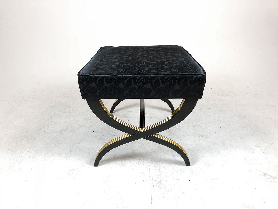 Foto Black Stool