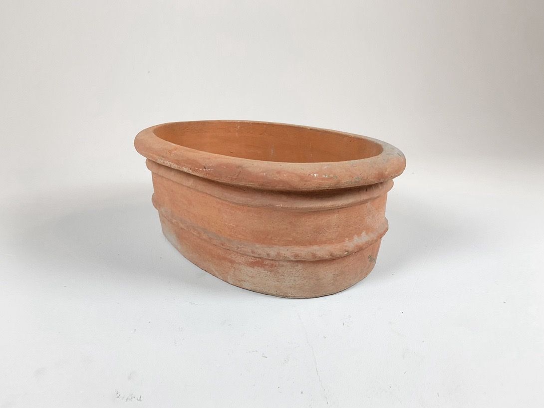 Foto Oval Terracotta Flowerpot Camarque 1960