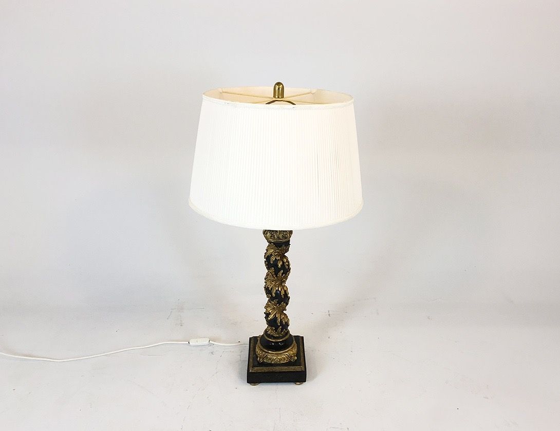 Foto Table Lamp with Baroque Volute Base France 1910 h87