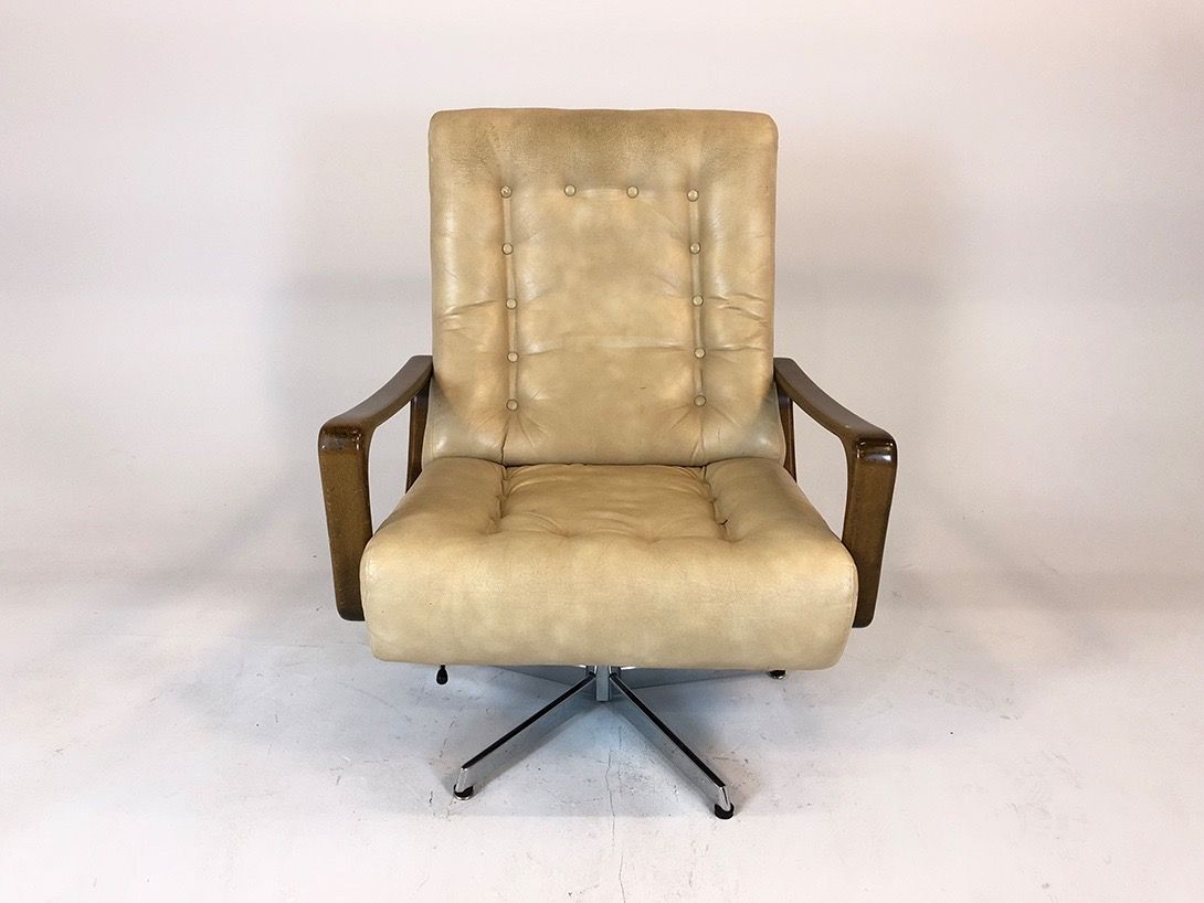 Foto Swiveling Leather Armchair